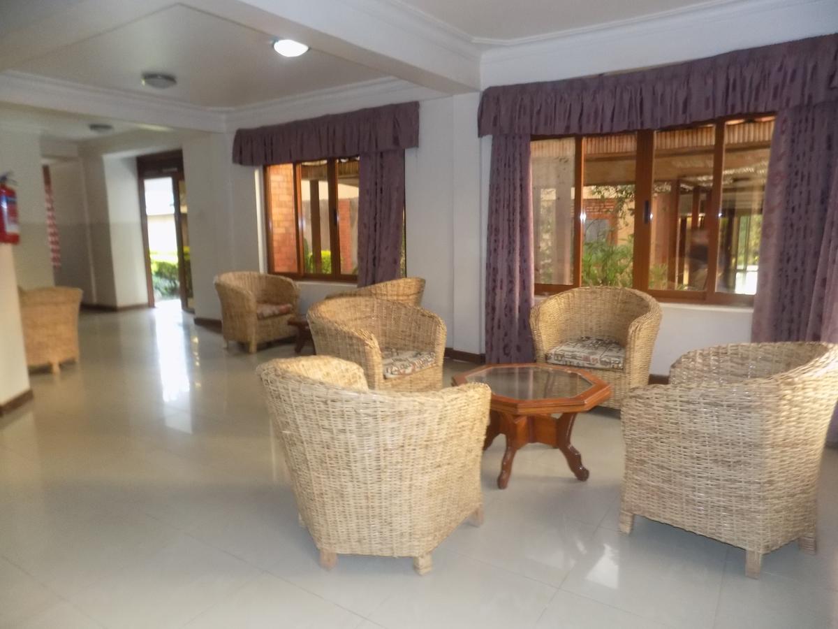 Kayegi Hotel Mbale Екстериор снимка
