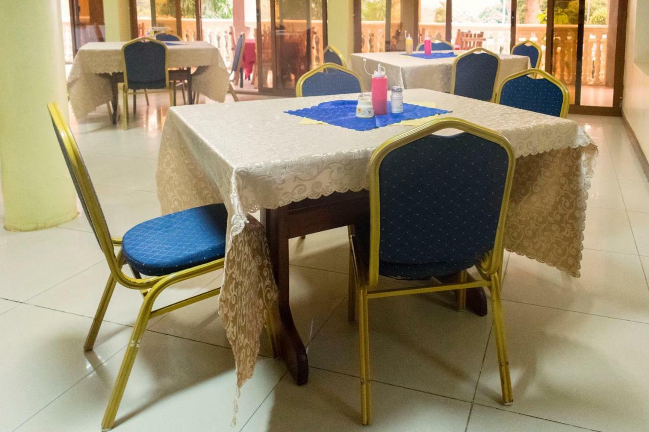 Kayegi Hotel Mbale Екстериор снимка