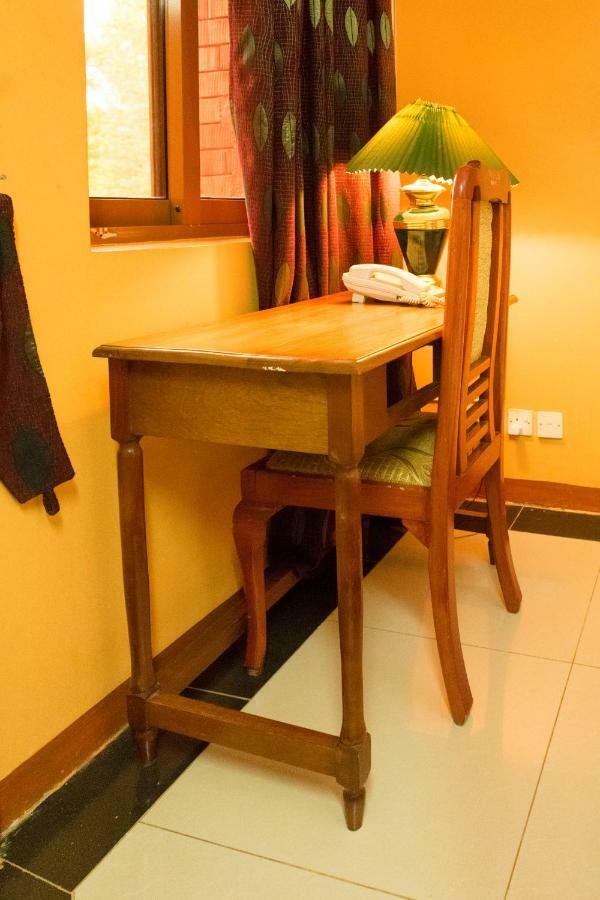 Kayegi Hotel Mbale Екстериор снимка