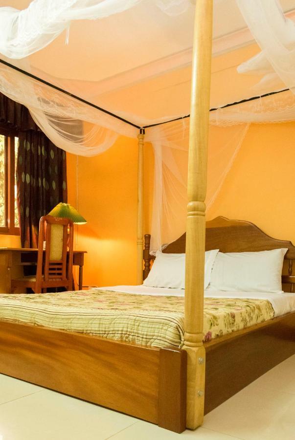 Kayegi Hotel Mbale Екстериор снимка