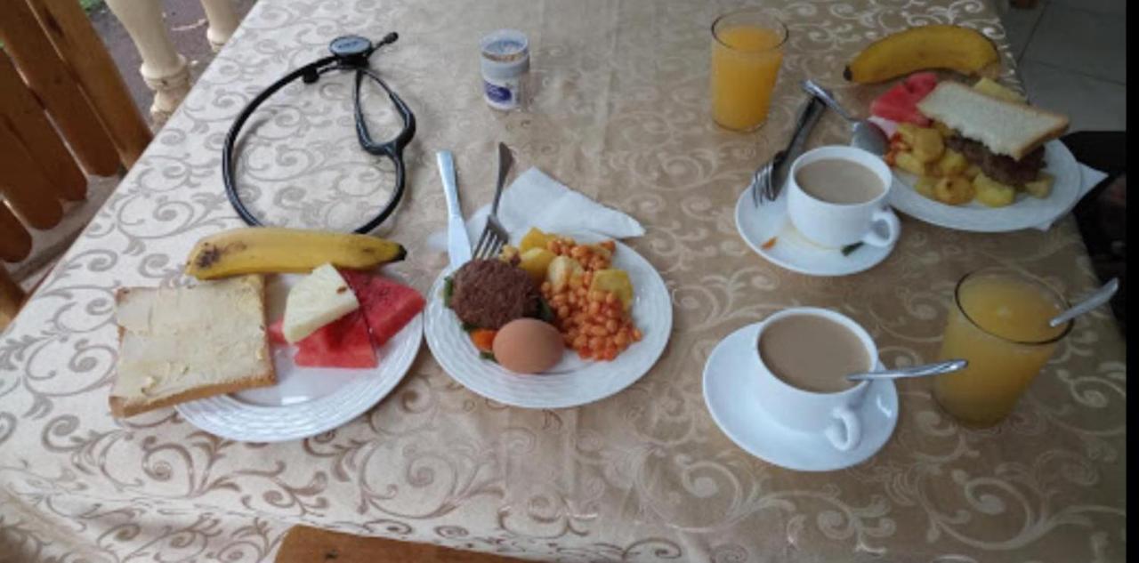Kayegi Hotel Mbale Екстериор снимка